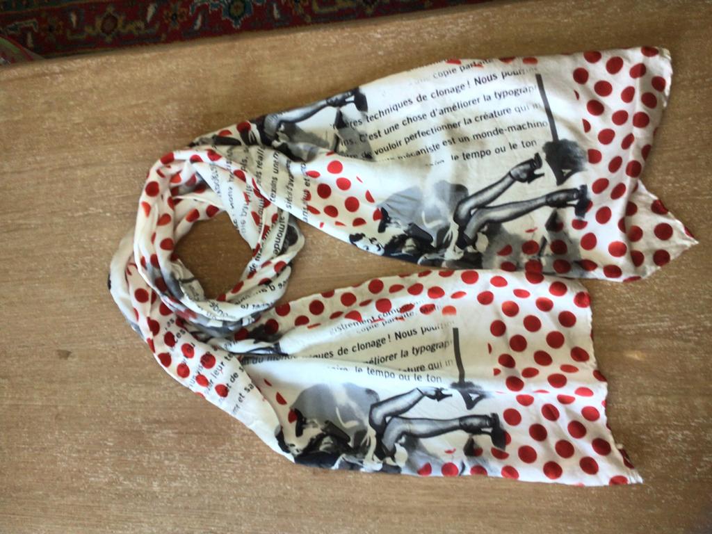 Lange vintage sjaal, handgezoomd, zijde. Frankrijk all-over, Ophalen of Verzenden, Zo goed als nieuw, Maat 46/48 (XL) of groter