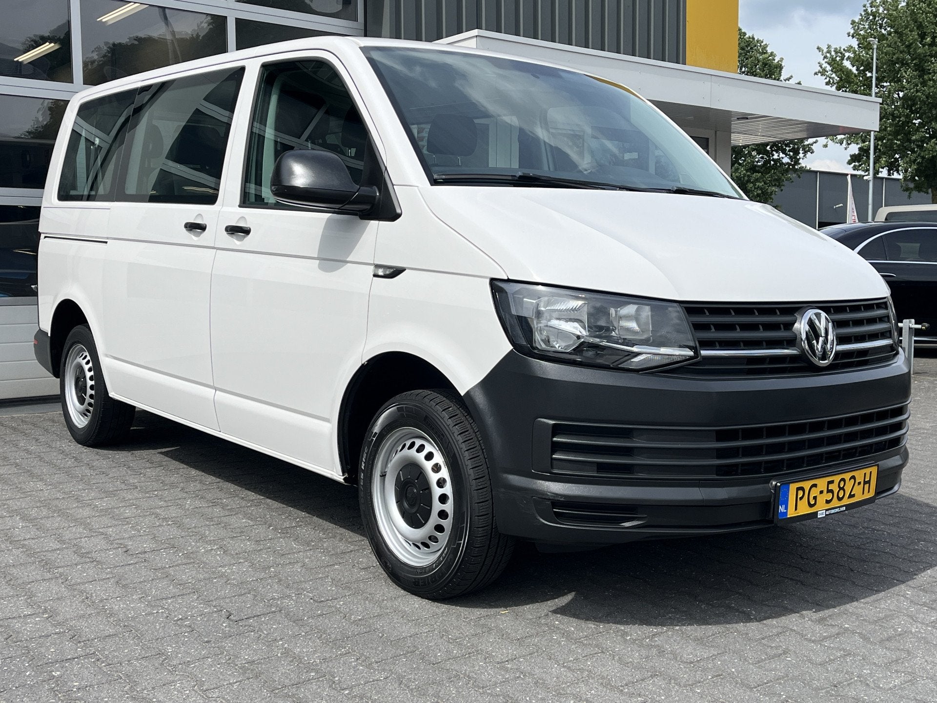 Volkswagen Transporter Kombi 2.0 TDI L1H1 9-persoons Incl. B, Gebruikt, 255 €/maand, Wit, Origineel Nederlands