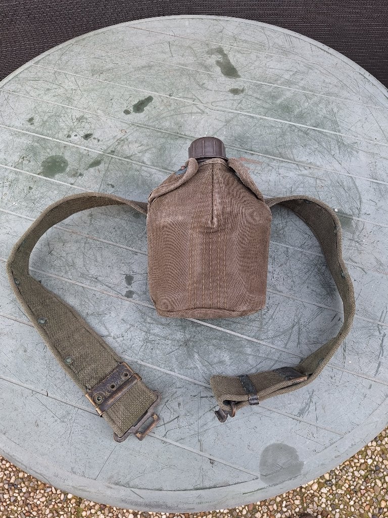 KL/ landmacht riem met veldfles, beker en foudraal, Ophalen of Verzenden, Landmacht, Nederland, Overige typen