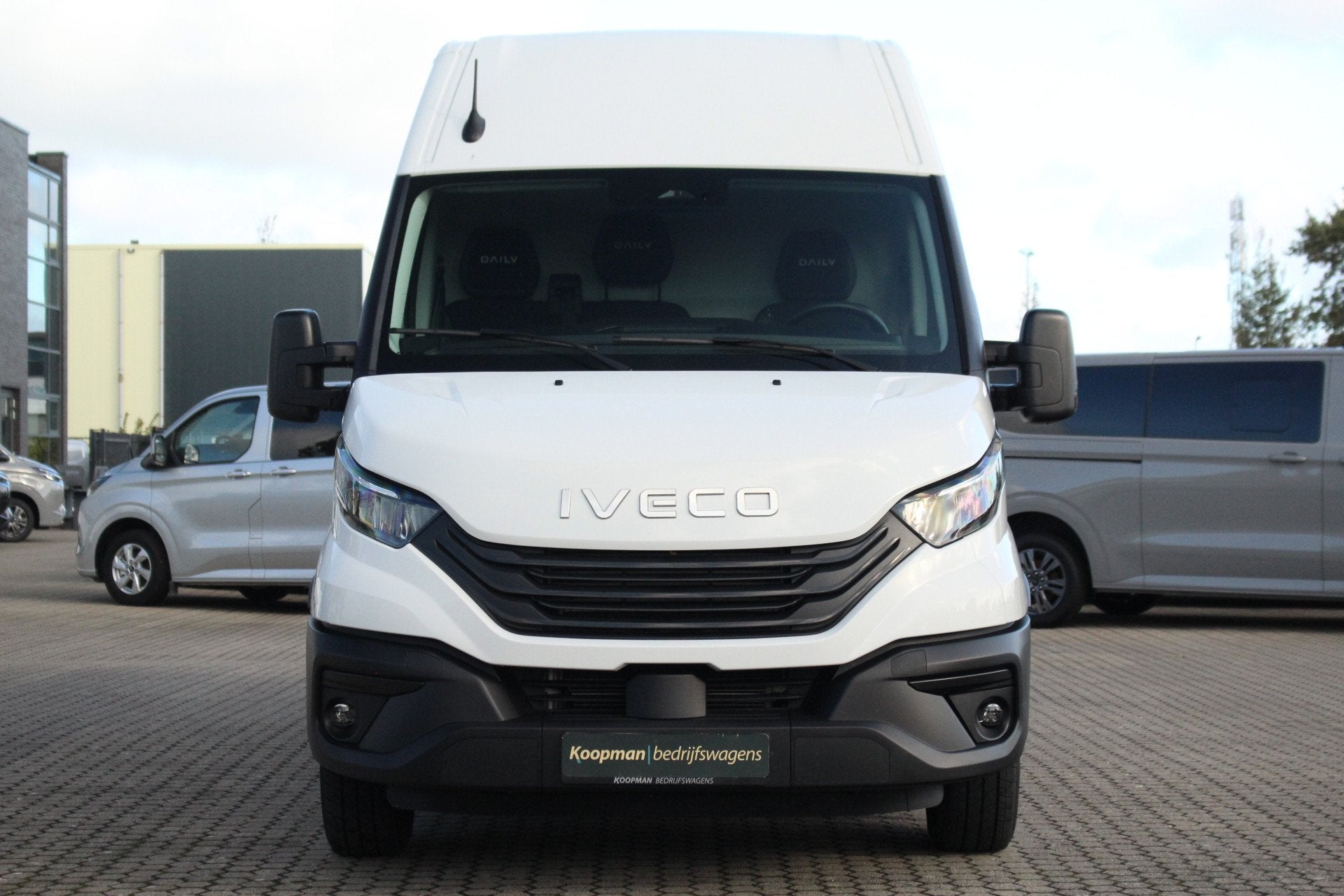 Iveco Daily 35S16 2.3 160pk L2H2 352 Gev. Stoel | Cruise | T, Automaat, Gebruikt, Euro 6, Iveco