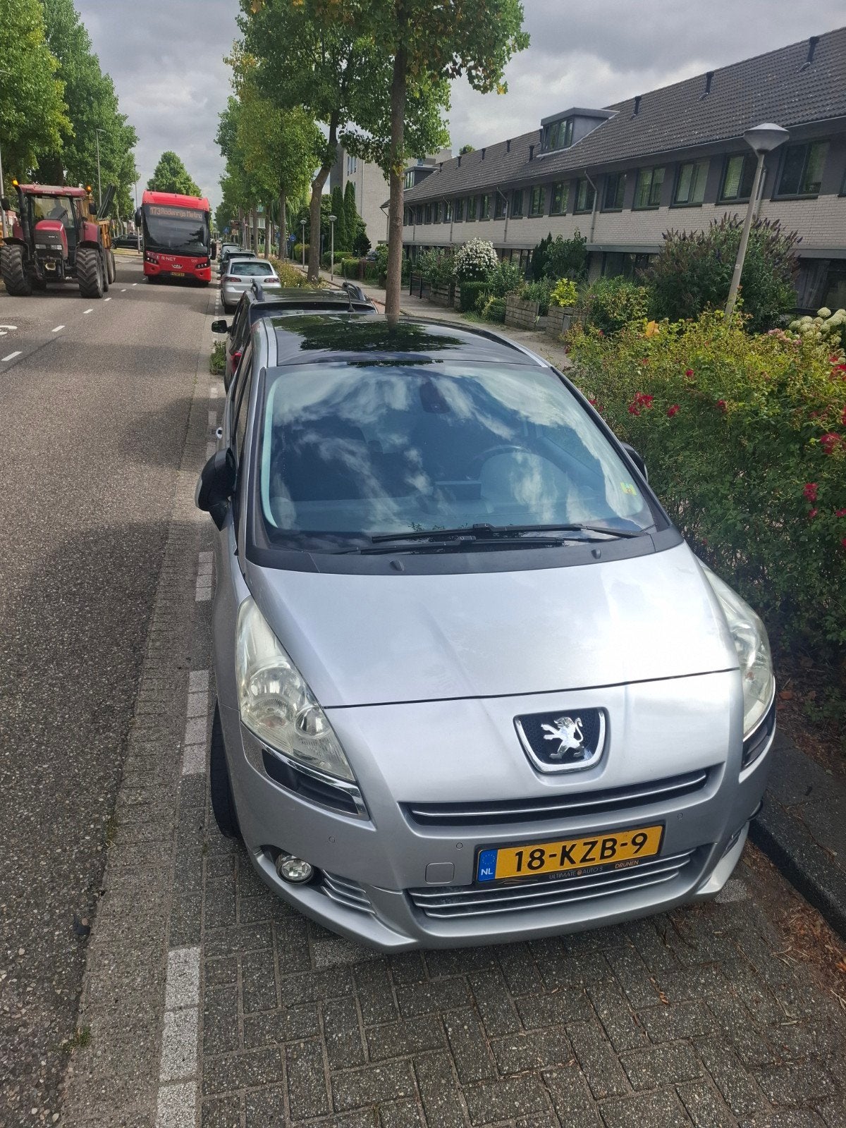 Peugeot 5008 1.6 VTI 7PL 2010 Grijs, Auto's, Voorwielaandrijving, 4 cilinders, 7 stoelen, 75 €/maand