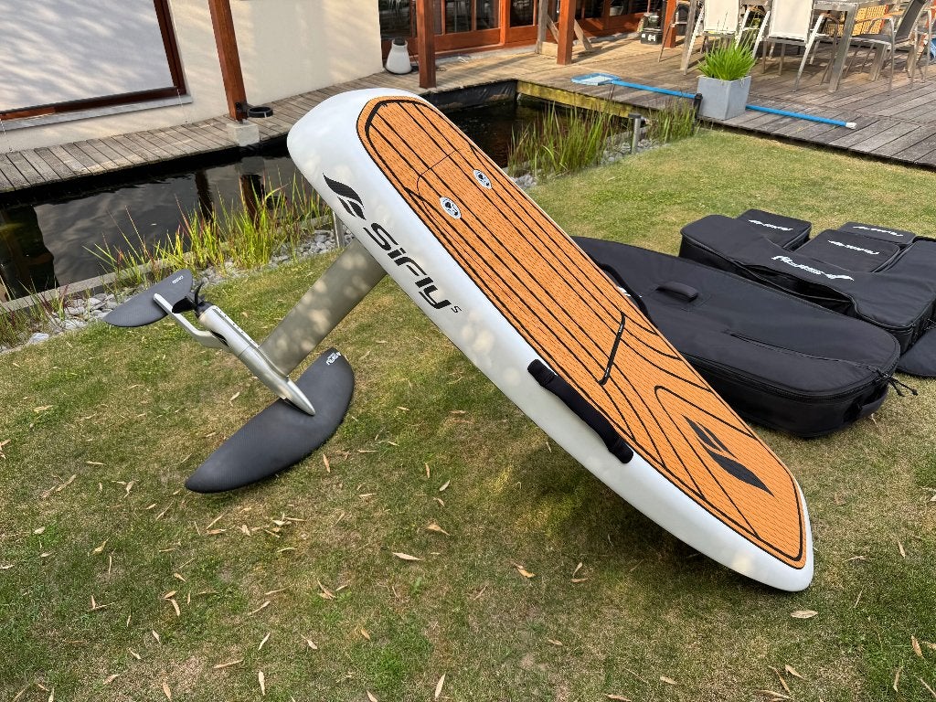 SiFly Stellar S carbon eFoil in nieuwstaat, Watersport en Boten, Ophalen, Zo goed als nieuw, Overige typen, Met draagtas