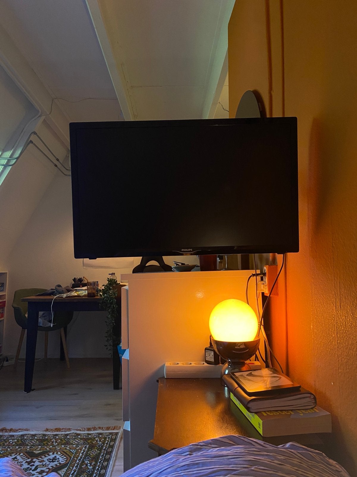 Tv scherm Philips met wandbeugel, Ophalen, Philips, 50 Hz, Zo goed als nieuw
