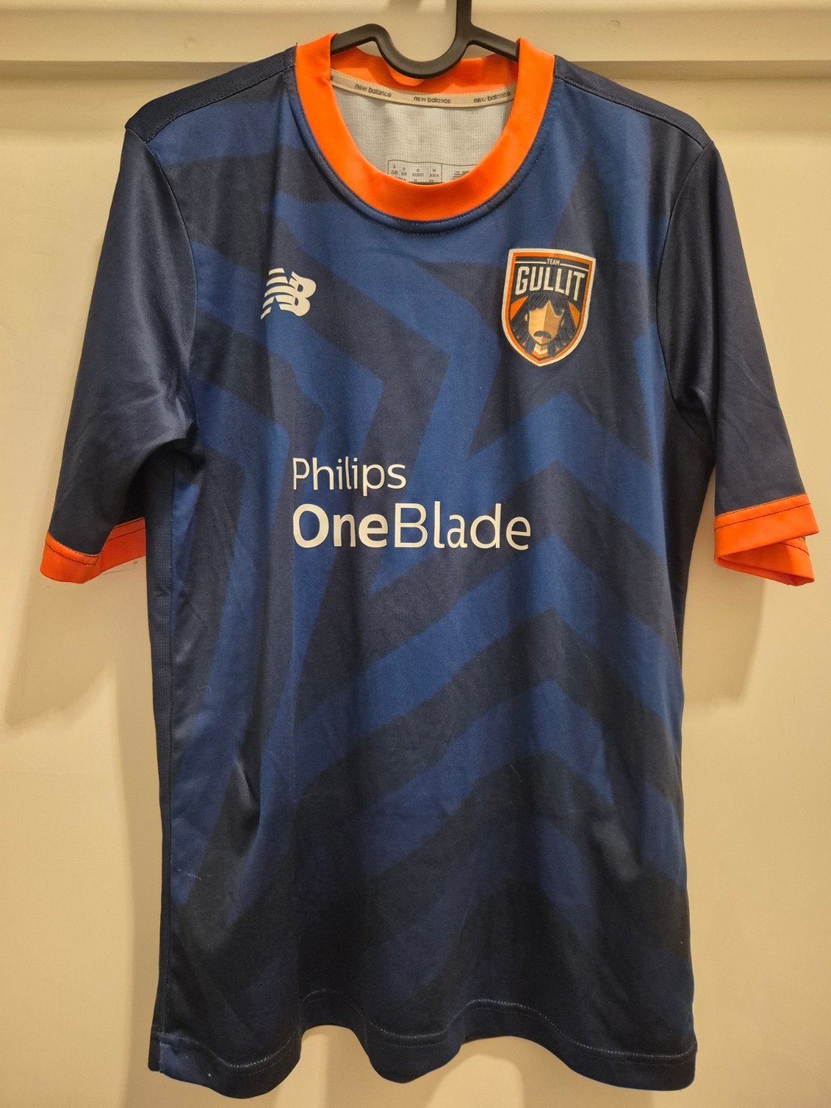 New Balance Team Gullit Voetbalshirt - maat S, Kleding | Heren, T-shirts, Zo goed als nieuw, Maat 46 (S) of kleiner, Blauw, Ophalen of Verzenden