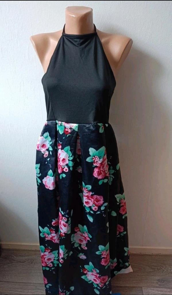 Nieuwe Zwarte Halterjurk met Bloemenprint - Maat M/L, Ophalen of Verzenden, Nieuw, Maat 38/40 (M), Zwart