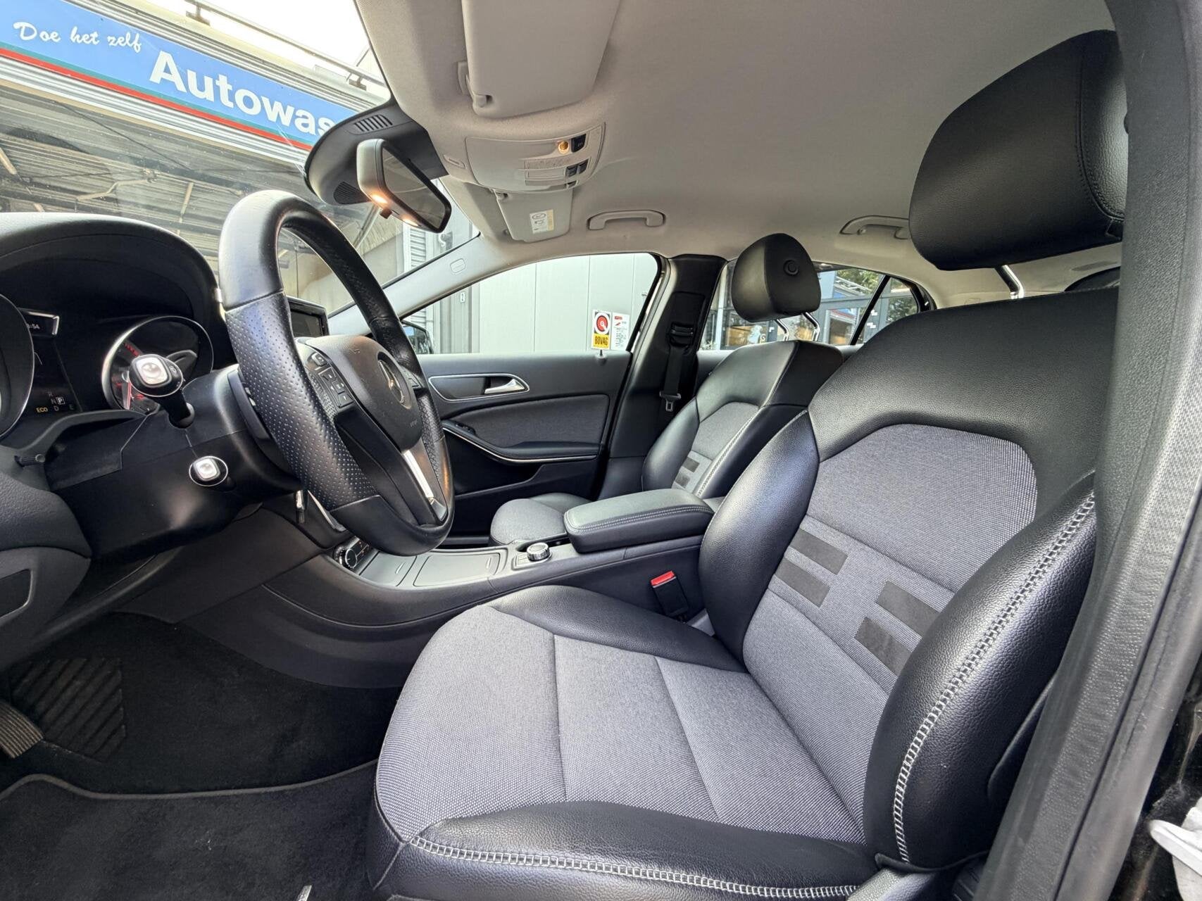 Mercedes GLA-klasse 200 Prestige | Automaat | Trekhaak | Cli, Gebruikt, Euro 6, 715 kg, Zwart