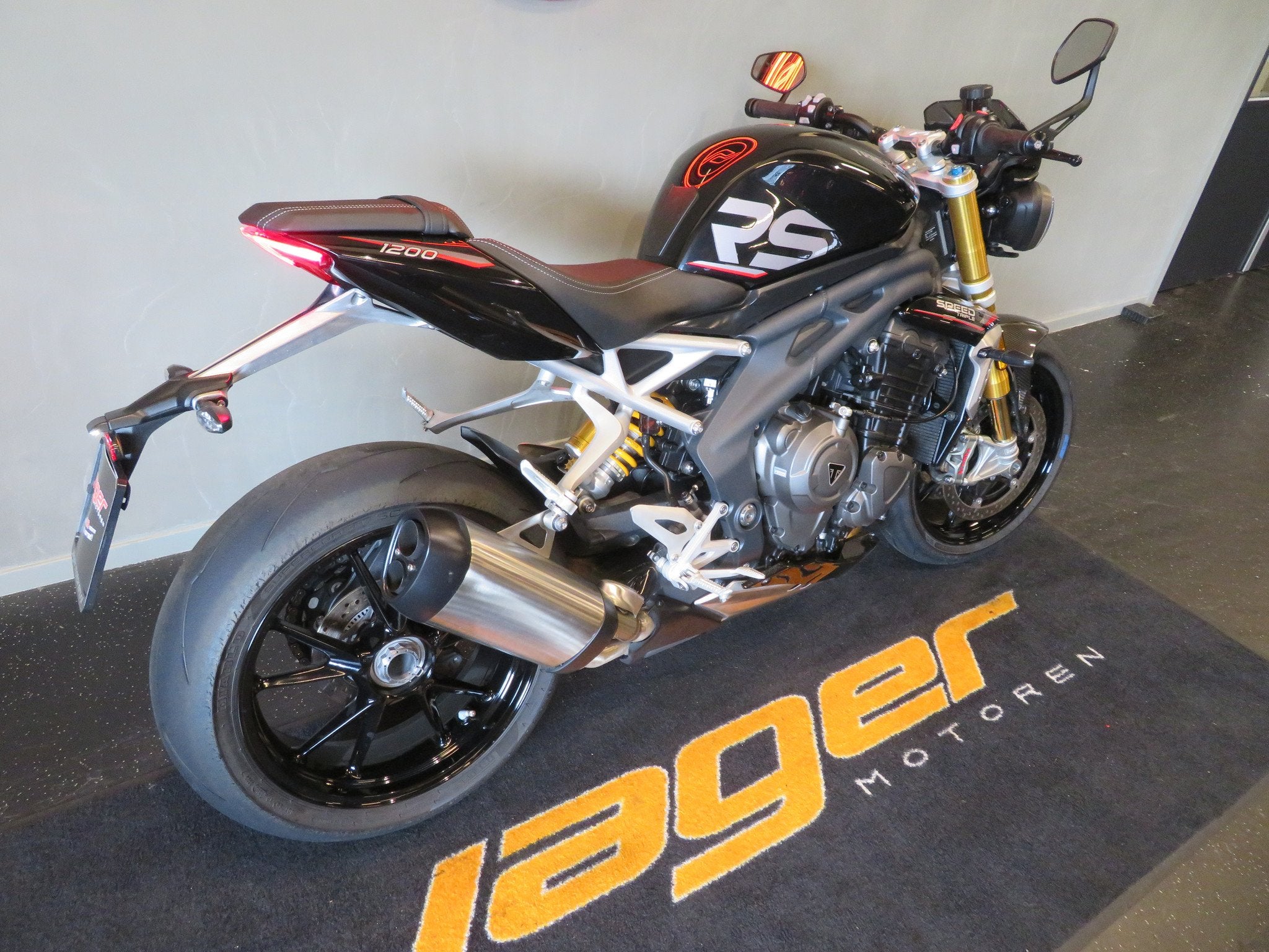 Triumph SPEED TRIPLE 1200 RS ABS PERFECT! (bj 2021), Motoren, Motoren | Triumph, Bedrijf, 1200 cc, Naked bike