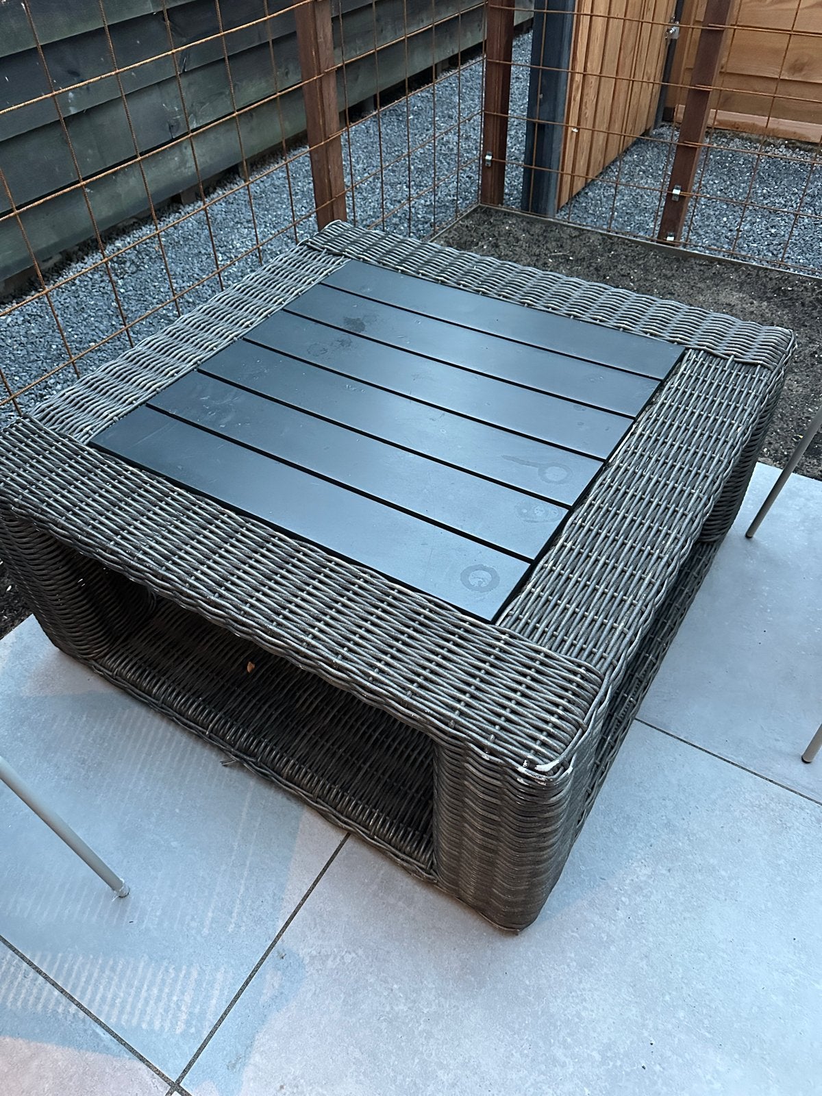 Tuintafel hout rotan, grijs 120x120 cm, Ophalen of Verzenden, Gebruikt, Vierkant, Hout