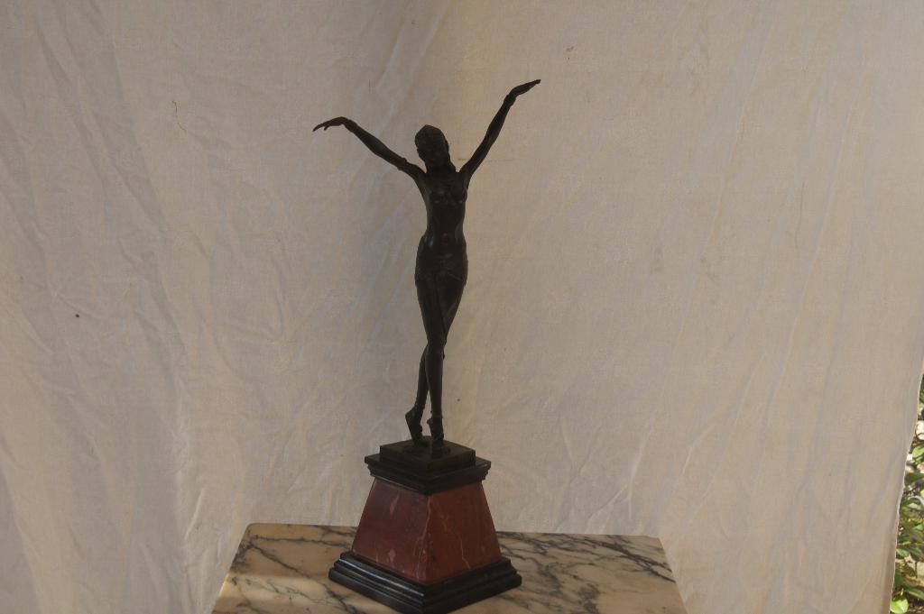 Danseres Dimitre H.Chiparus ( Brons, Antiek en Kunst, Ophalen of Verzenden, Handgemaakt, Brons, Beeld
