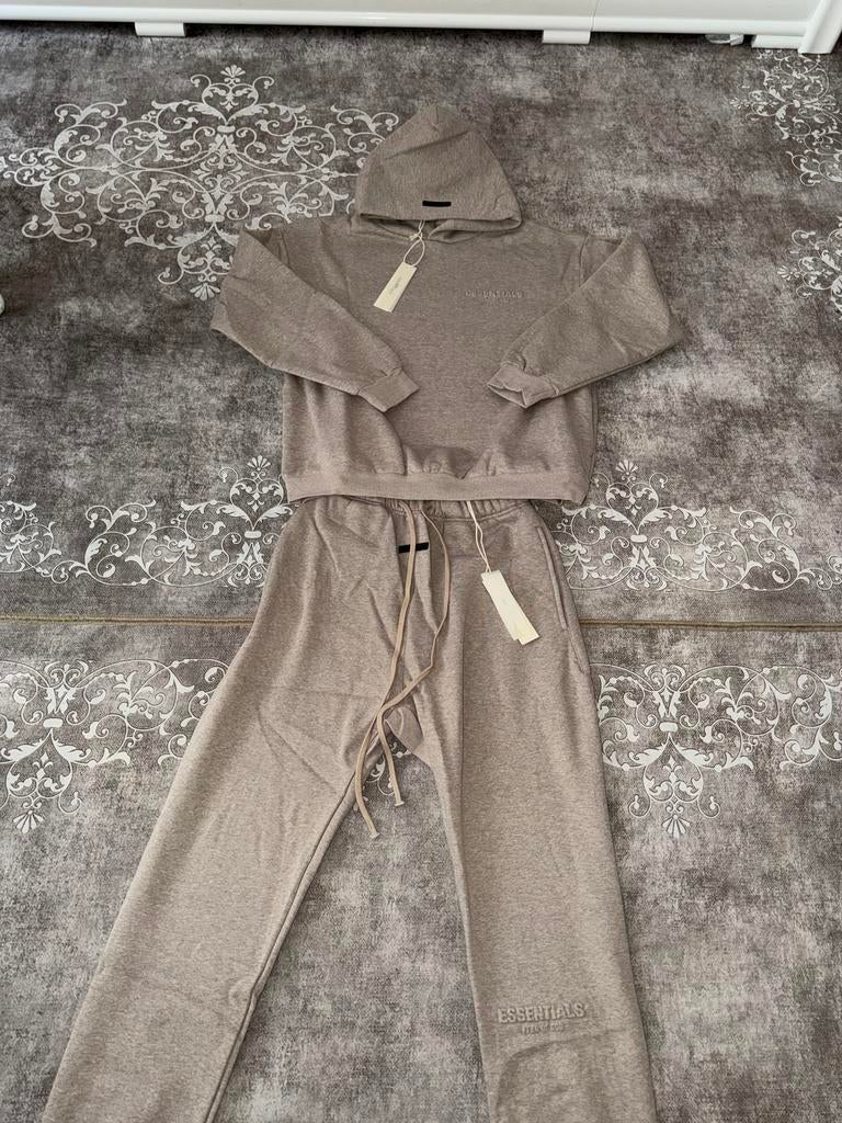 Fear of God Essentials Hoodie & Jogger Set - Nieuw, Kleding | Dames, Jumpsuits, Ophalen of Verzenden, Zo goed als nieuw, Maat 38/40 (M)