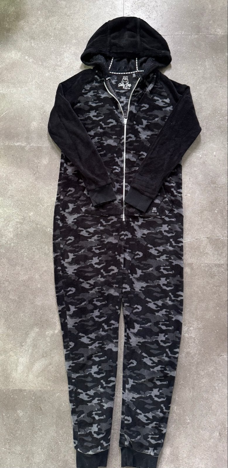 Salty Dog Onesie Camouflage Zwart/Grijs Maat 170/176, Ophalen of Verzenden, Gebruikt, Jongen of Meisje, Nacht- of Onderkleding