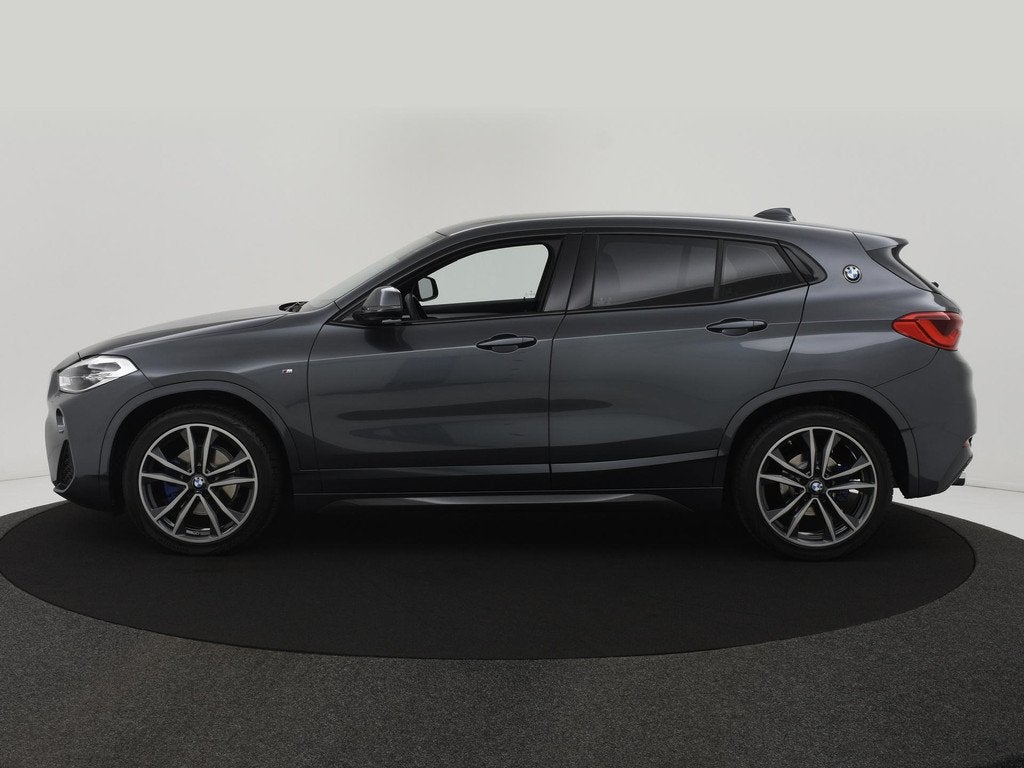BMW X2 sDrive18i Executive M-Pakket TREKH|CAMERA|NAVI|LED|19, Auto's, BMW, Gebruikt, 3 cilinders, 1395 kg, 725 kg