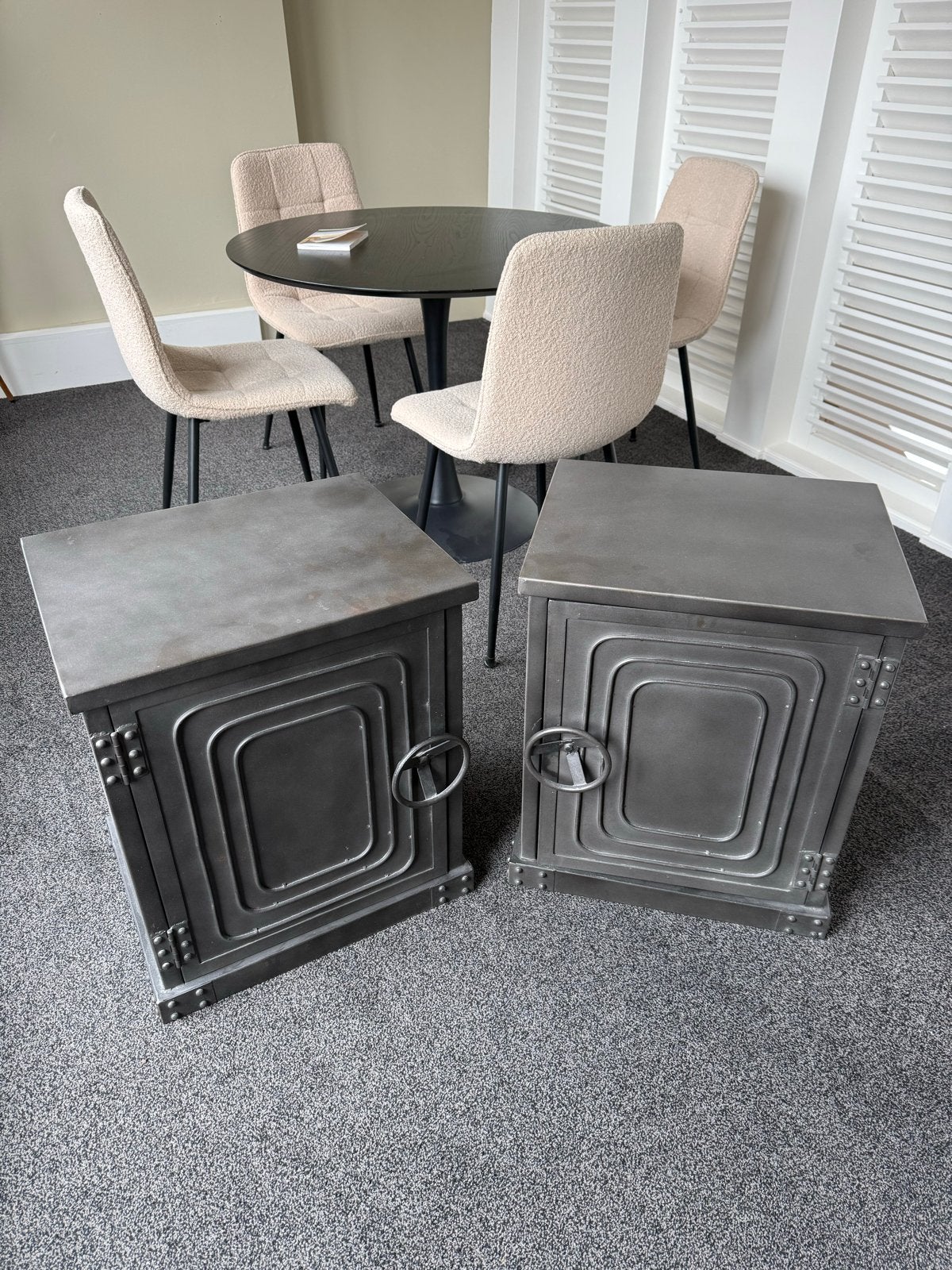 Set van 2 industriële nachtkastjes, Ophalen, Zo goed als nieuw, Metaal of Aluminium, 55 tot 70 cm