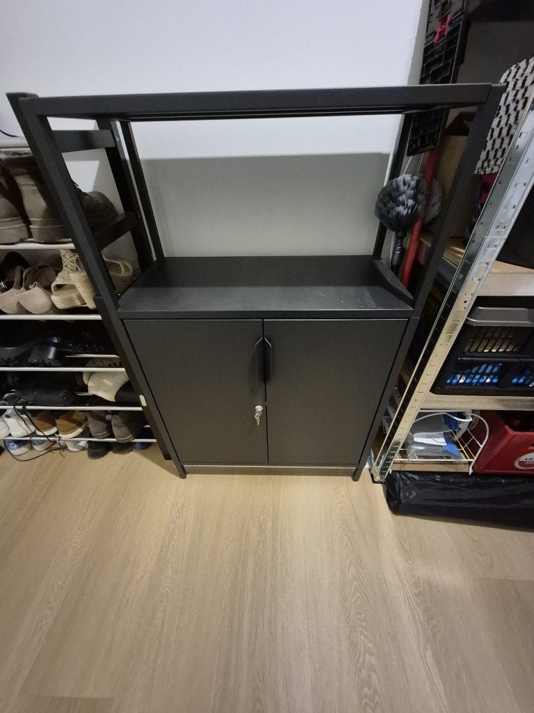 Ikea Zwart Archiefkast Trotten, Huis en Inrichting, Kasten | Roldeurkasten en Archiefkasten, Ophalen, 100 tot 150 cm, 50 tot 100 cm