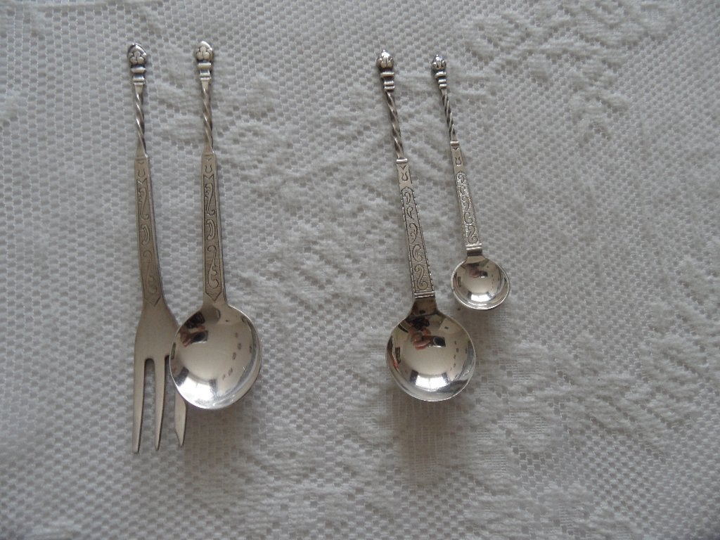 oude, verzilverde lepeltjes met rond bakje en vorkje, Ophalen of Verzenden