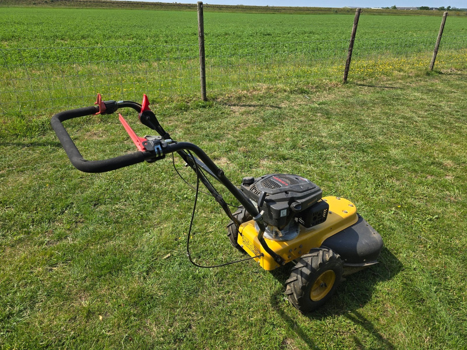 Zelfrijdende Benzine Ruwterreinmaaier - Krachtig en Robuust, Ophalen, Cirkelmaaier, Gebruikt, Onbekend