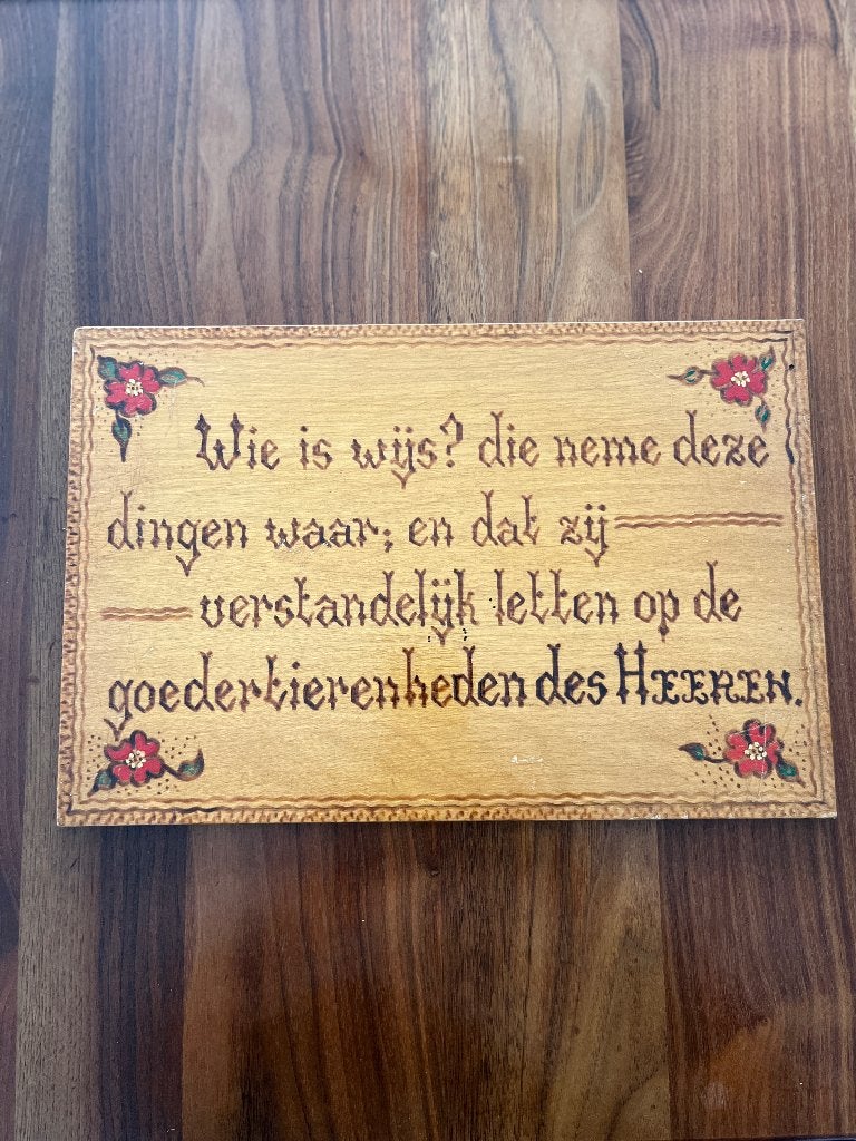 Vintage houten tekstbord Psalm 107:43, met bloemen, Ophalen of Verzenden