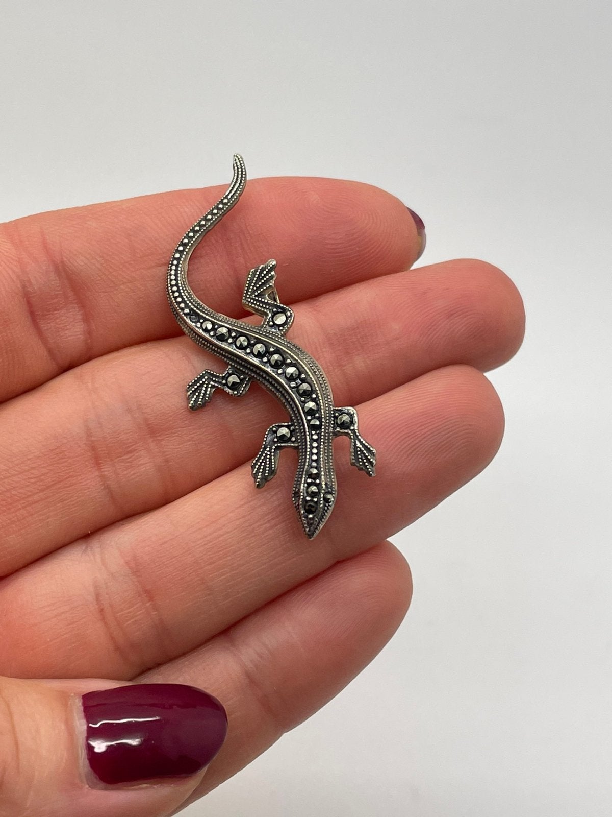 F800 Prachtige zilveren salamander broche, Ophalen of Verzenden, Zilver, Broche, Met edelsteen