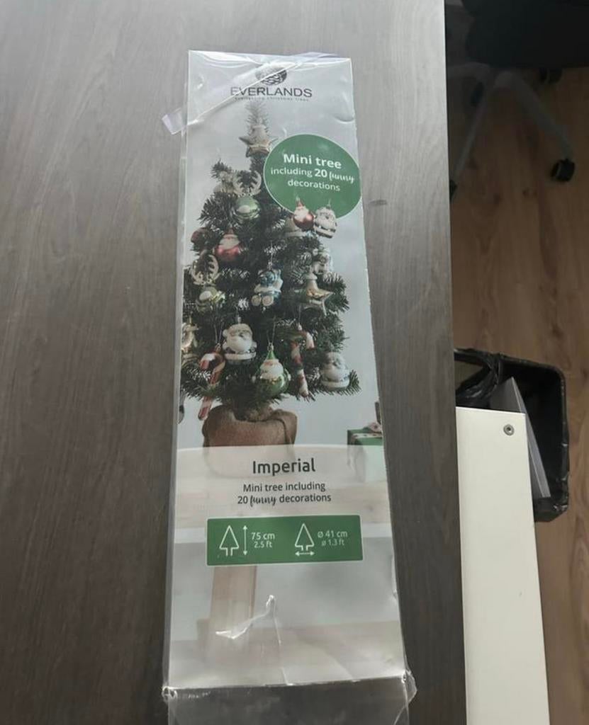 Kleine kinder kerstboom 20cm inclusief standaard en ballen, Ophalen, Zo goed als nieuw
