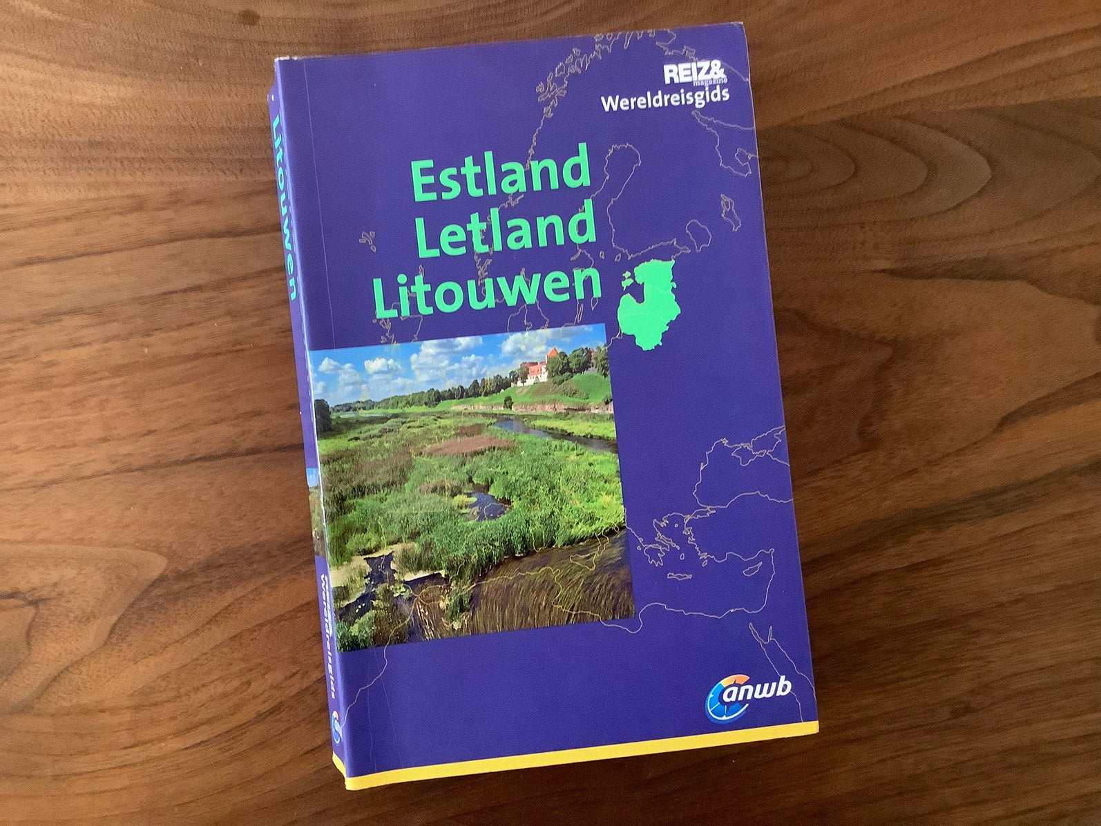 Estland, Letland, Litouwen ANWB werld reisgids 504pg kaarten, Europa, Ophalen of Verzenden, Zo goed als nieuw, Reisgids of -boek