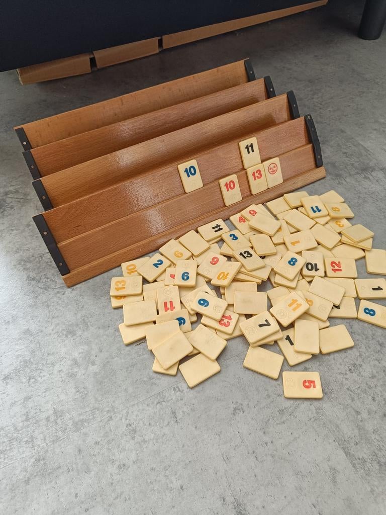 Rummikub spel met xl houten legplanken, Hobby en Vrije tijd, Drie of vier spelers, Ophalen of Verzenden, Gebruikt