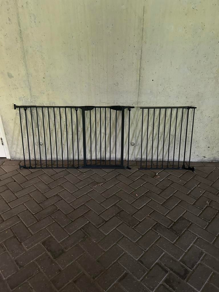 Zwart metalen veiligheidshekje, uitschuifbaar, Kinderen en Baby's, Traphekjes, Ophalen, Gebruikt, Overige typen, 115 cm of meer
