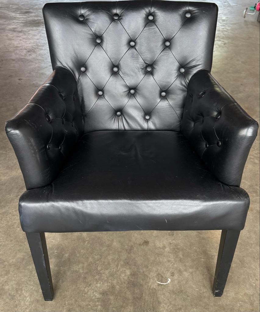 8x Zwarte Chesterfield fauteuil - Gebruikt, Gebruikt, Zwart, Leer, Ophalen of Verzenden