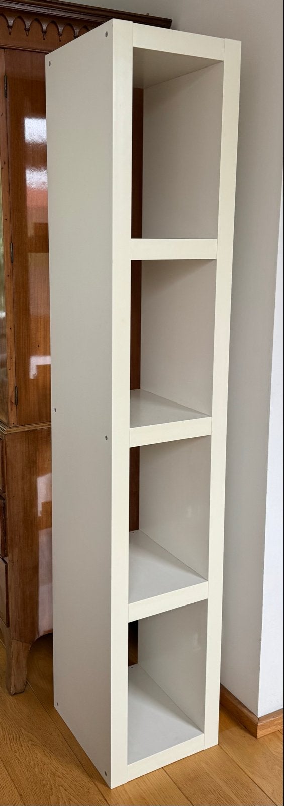 Witte LACK kast met 4 vakken, Ophalen, Met plank(en), Gebruikt, Minder dan 25 cm