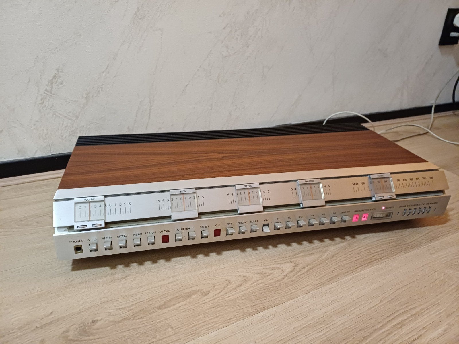 Bang & Olufsen Beomaster 4400 receiver, Zo goed als nieuw, 60 tot 120 watt, Stereo, Ophalen