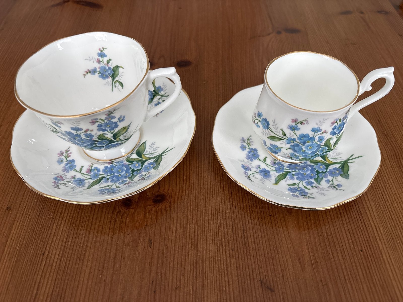 Set van 2 vintage theekopjes met schotels - Royal Albert, Ophalen