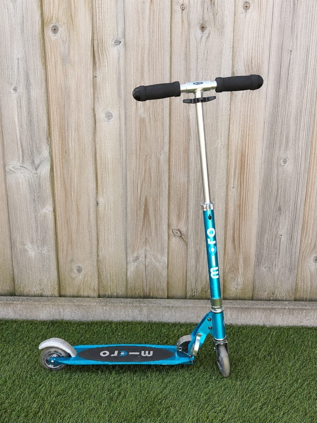 Micro Sprite LED Ocean Blue Step - Nieuwstaat, Fietsen en Brommers, Steps, Ophalen, Zo goed als nieuw, Gewone step, Micro