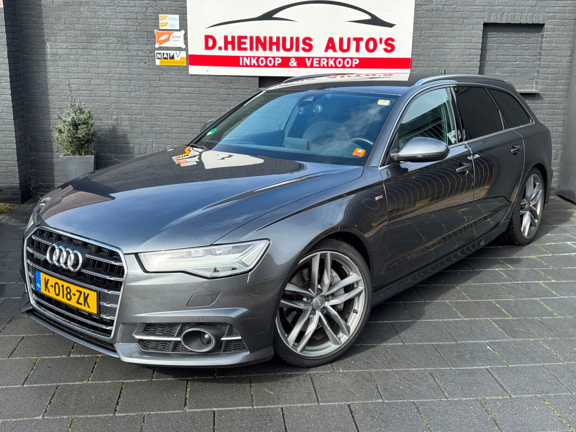 Audi A6 Avant 3.0 TDI quattro S-LINE *EXPORT E.U.*, Auto's, Audi, Automaat, Gebruikt, Leder en Stof, 226 €/maand