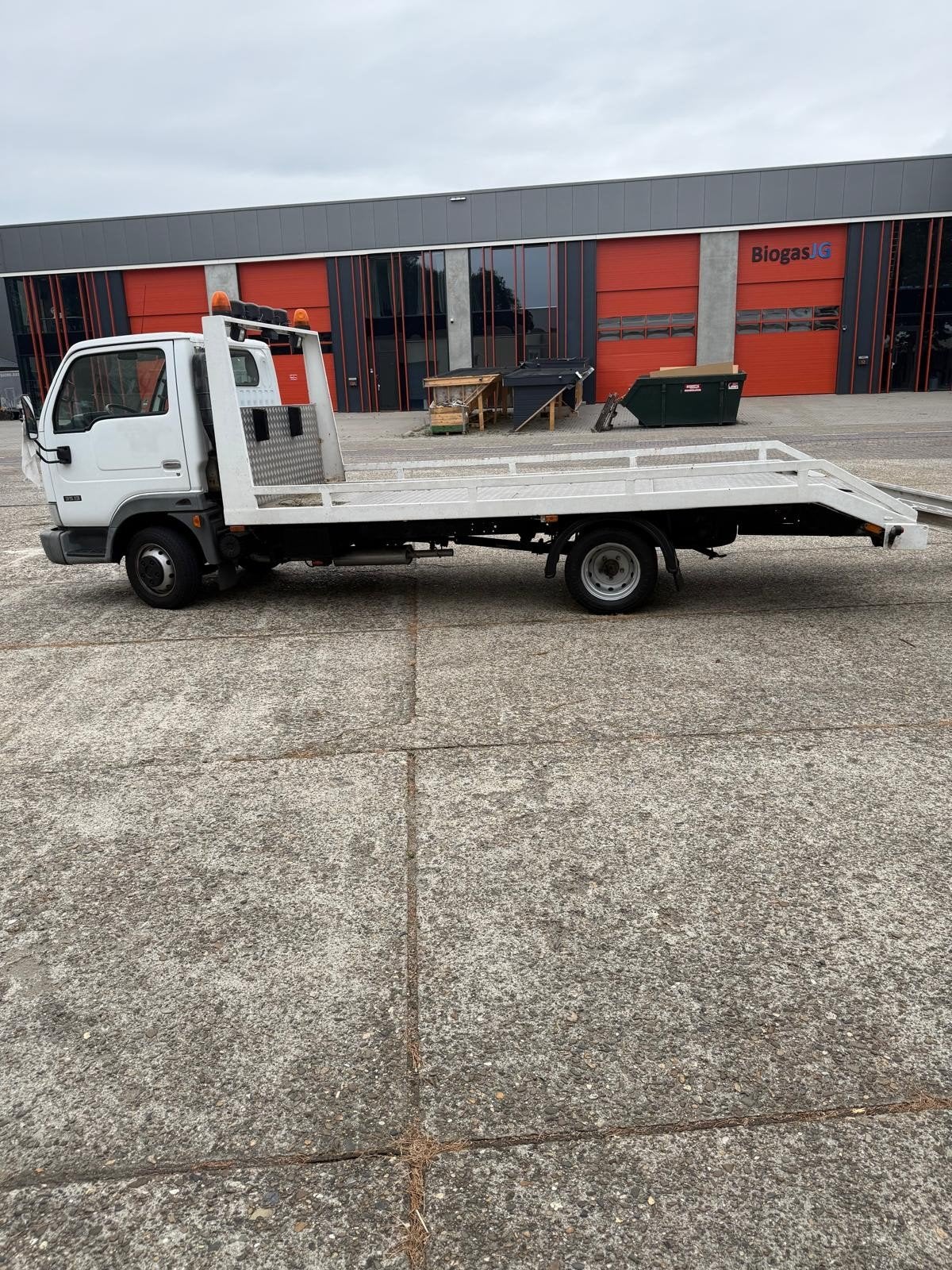 Nissan Cabstar 3.0 td 35.13 oprijwagen Zeer nette staat., 4 cilinders, Wit, Bedrijf, Grijs