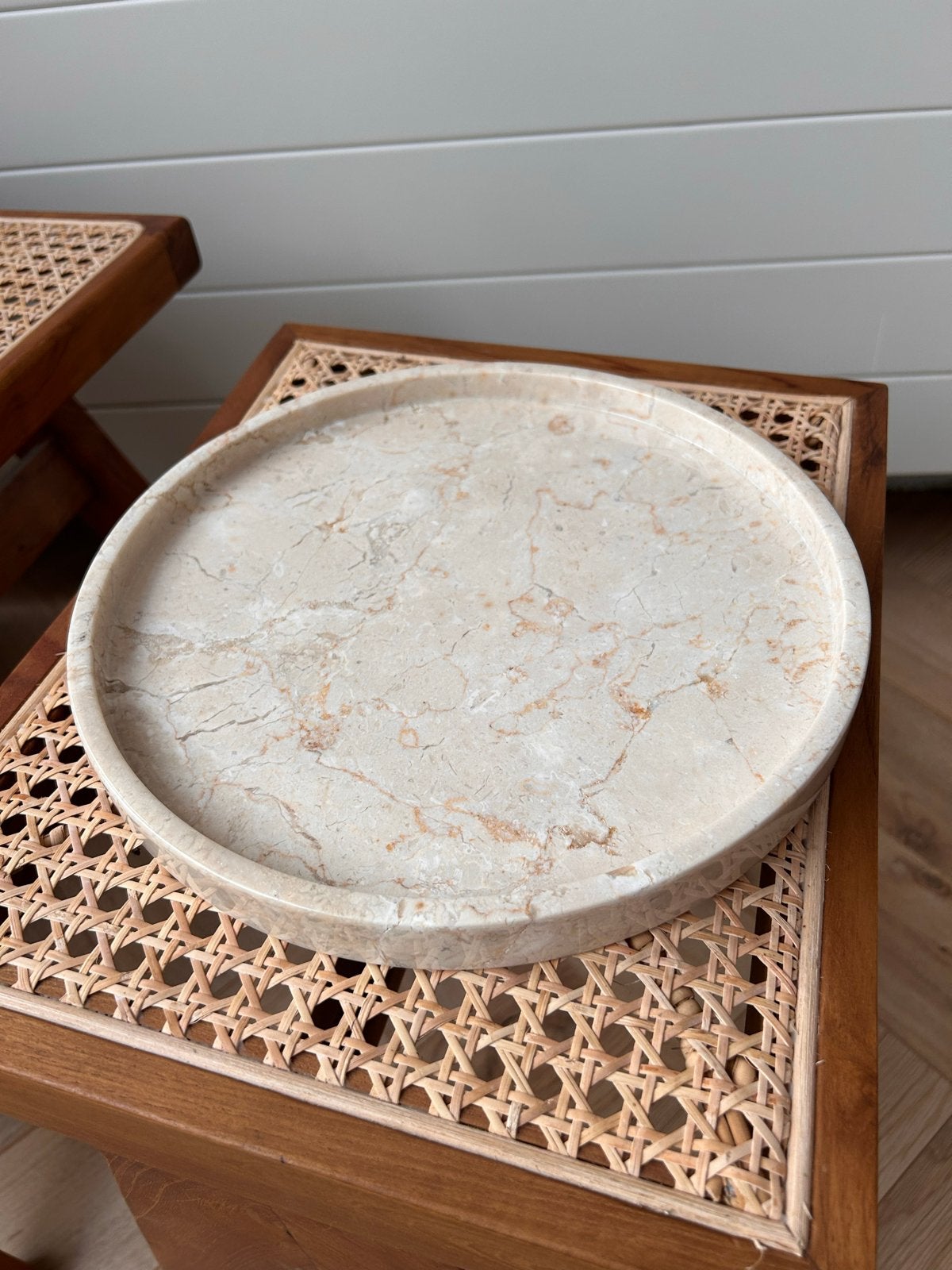 Ronde marmeren schaal/dienblad - 28 cm - Beige, Rond, Nieuw, Ophalen of Verzenden, Handgemaakt