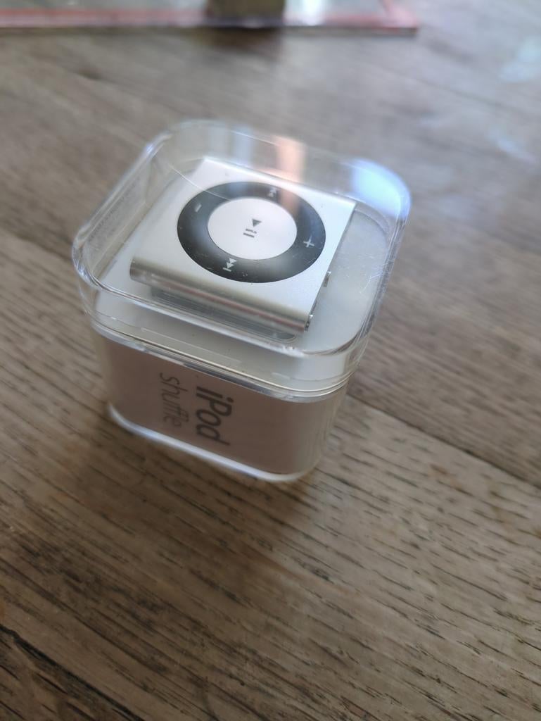 Apple iPod Shuffle 2GB - Nieuw, Audio, Tv en Foto, Mp3-spelers | Apple iPod, Shuffle, Nieuw, Ophalen of Verzenden, Zilver