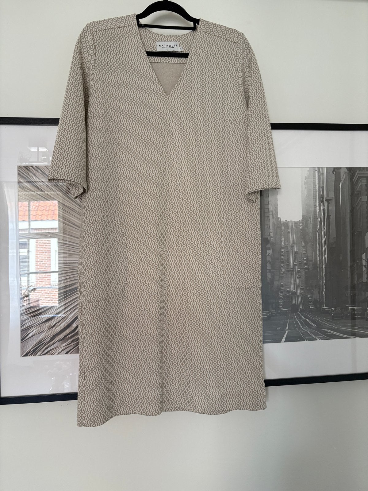 Nathalie Vleeshouwer M - jurk - Zo goed als nieuw, Kleding | Dames, Jurken, Maat 38/40 (M), Beige, Ophalen of Verzenden, Zo goed als nieuw