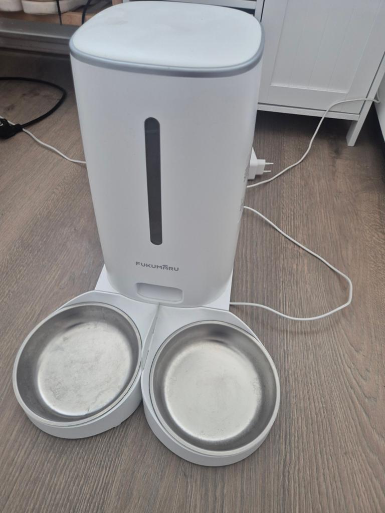 Fukumaru Automatische voerbak katten 2 kommen, Ophalen of Verzenden