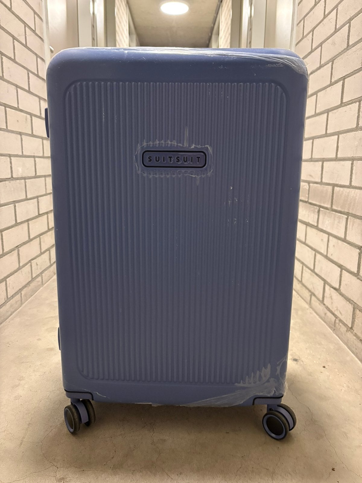 Paarse koffer van Suitsuit, Sieraden, Tassen en Uiterlijk, Koffers, Hard kunststof, 45 tot 55 cm, Zo goed als nieuw, 70 cm of meer