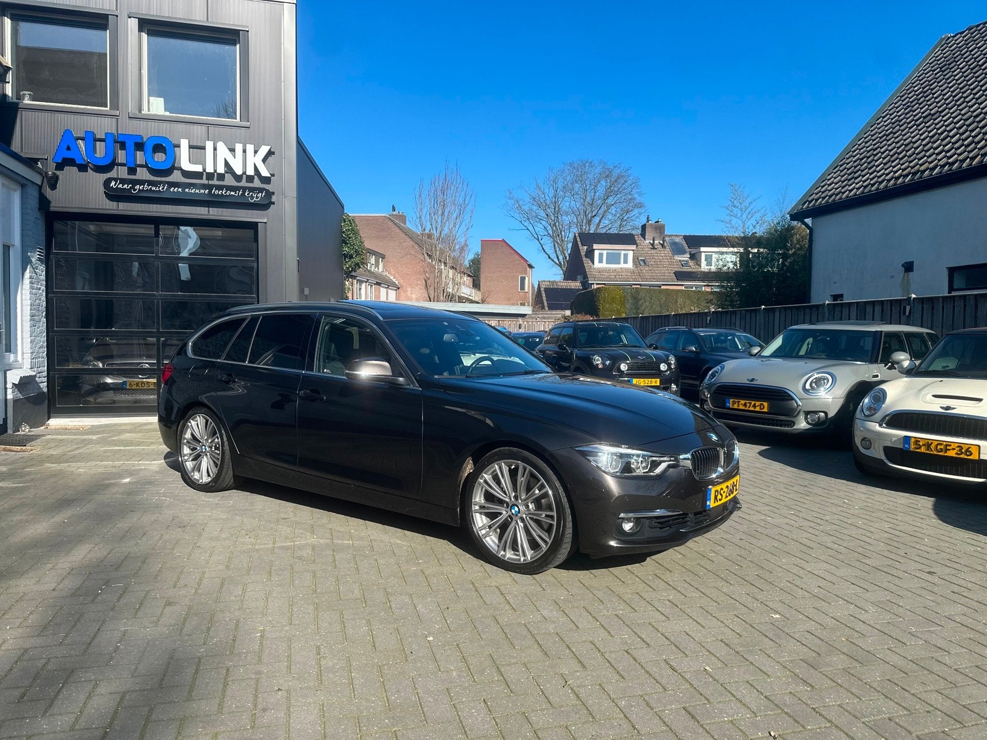 BMW 3-serie Touring 330i | PANO | ELEK. TREKHAAK | MEMORY ST, Automaat, Achterwielaandrijving, 4 cilinders, Automatische klimaatregeling