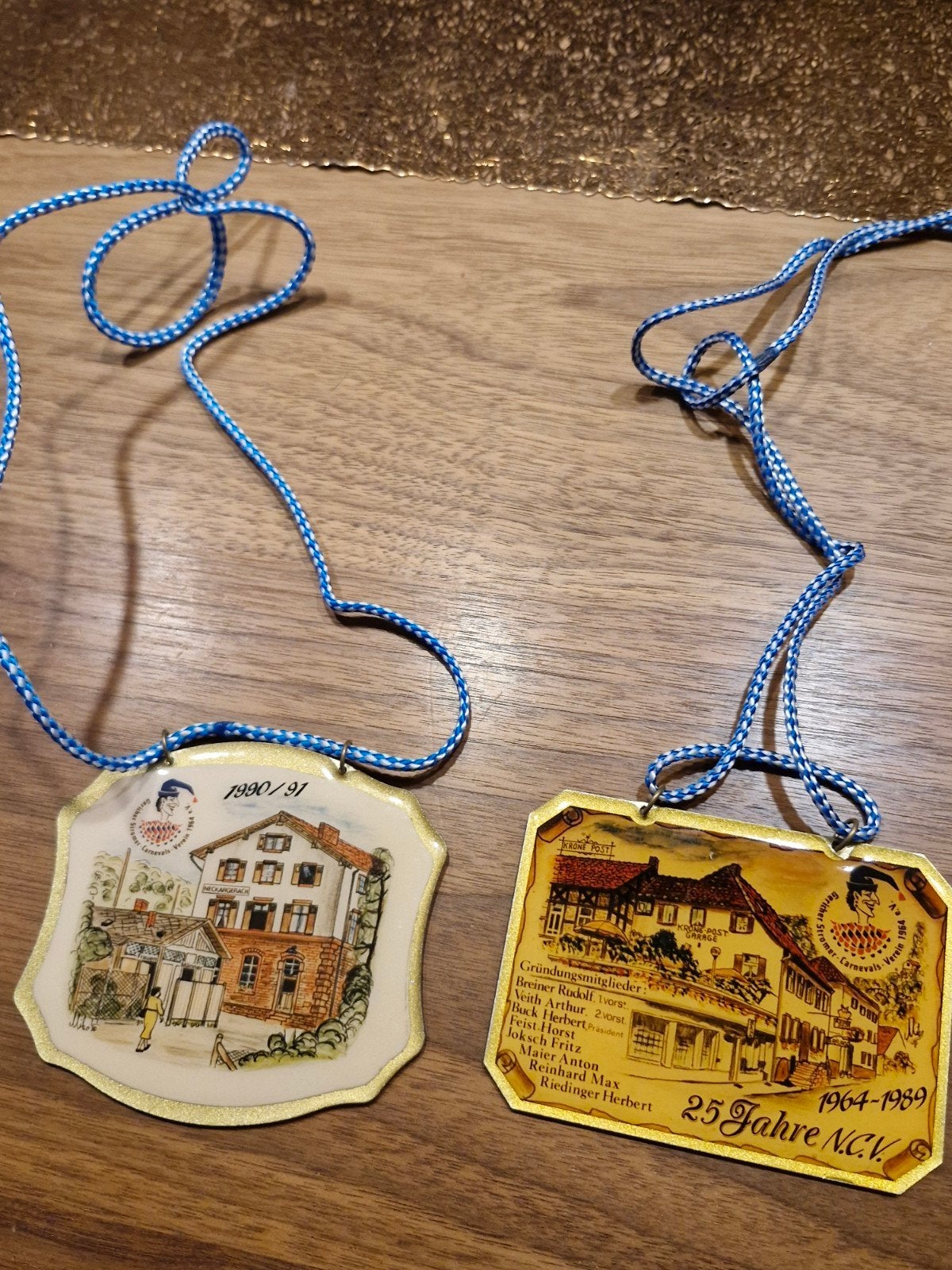 2x Vintage Carnaval Medailles NCV 1964-1989 & 1990/91, Ophalen of Verzenden, Gebruikt