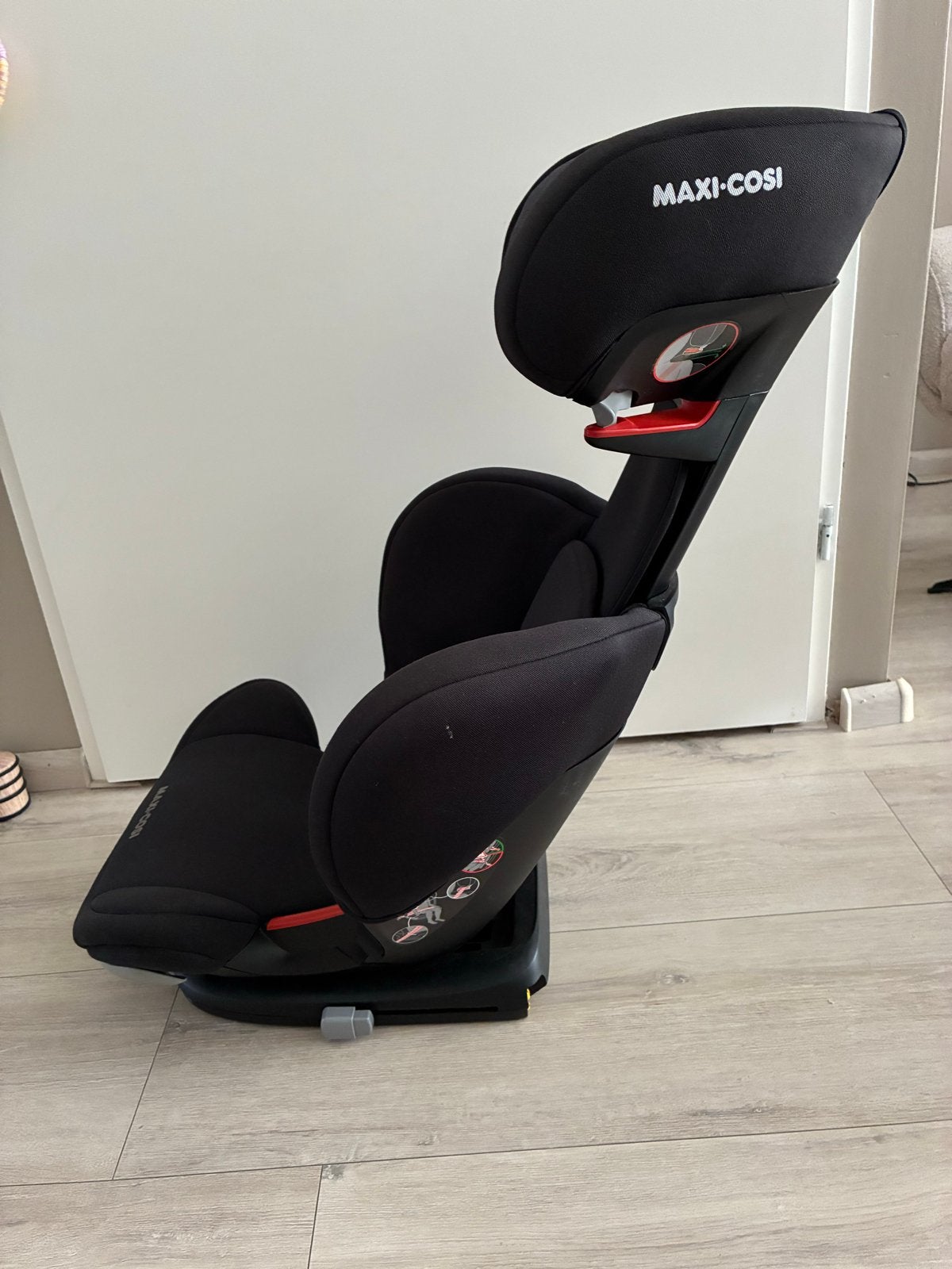 Foto 5 van Maxi-Cosi RodiFix  autostoel - Zwart