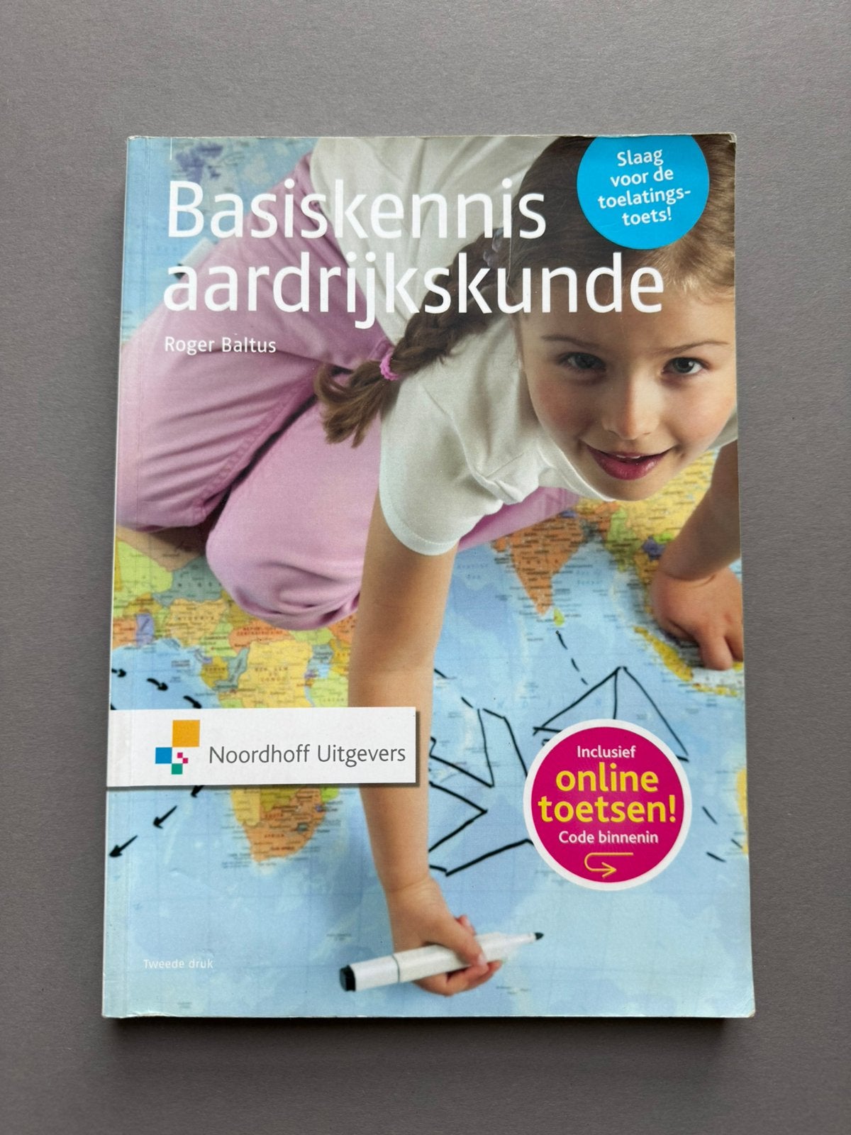 Boek ‘Basiskennis aardrijkskunde’, Boeken, Ophalen of Verzenden, Zo goed als nieuw