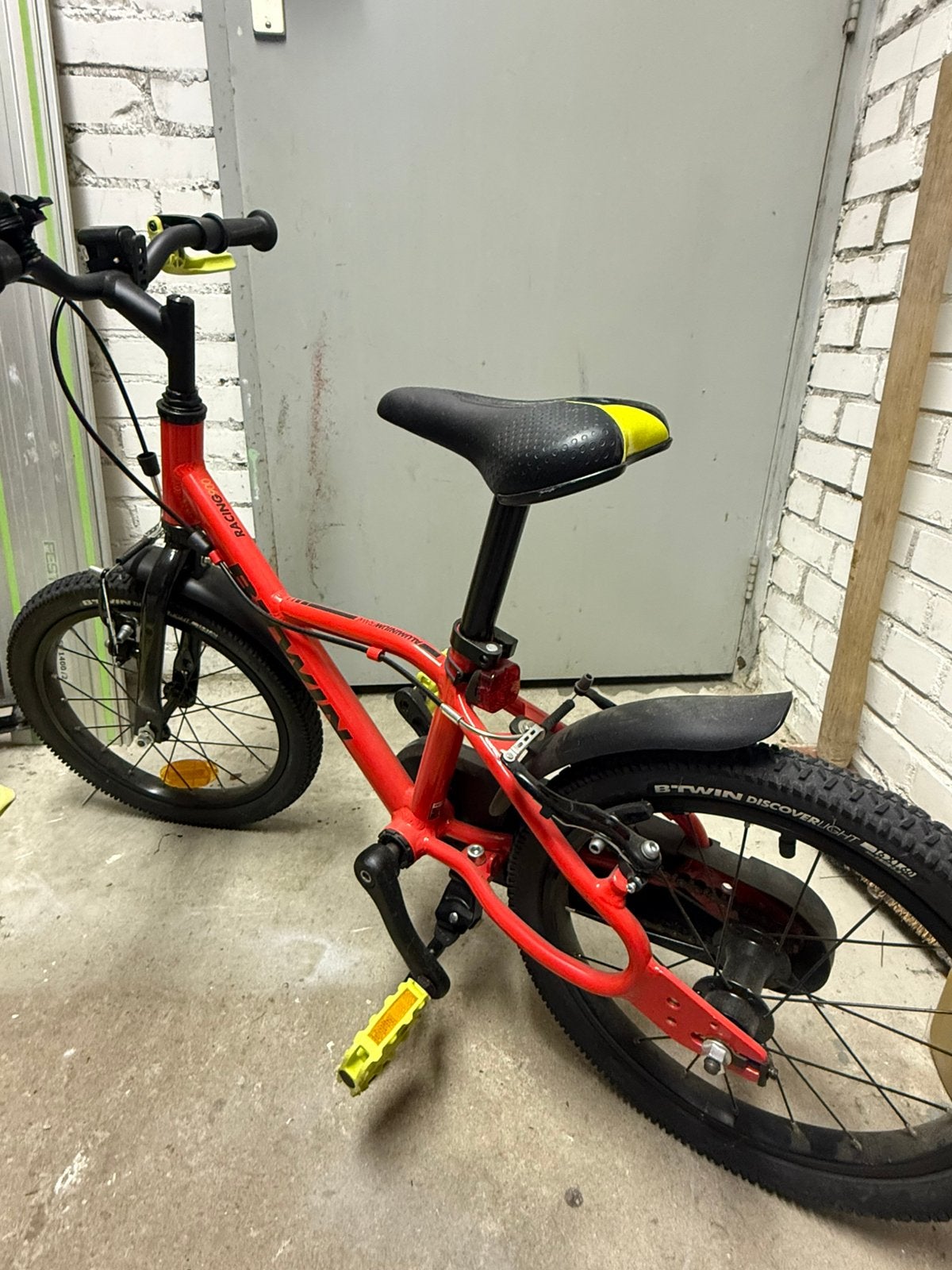 Jongens fiets 18 inch, Fietsen en Brommers, Fietsen | Vouwfietsen, Ophalen, Zo goed als nieuw, 16 tot 18 inch