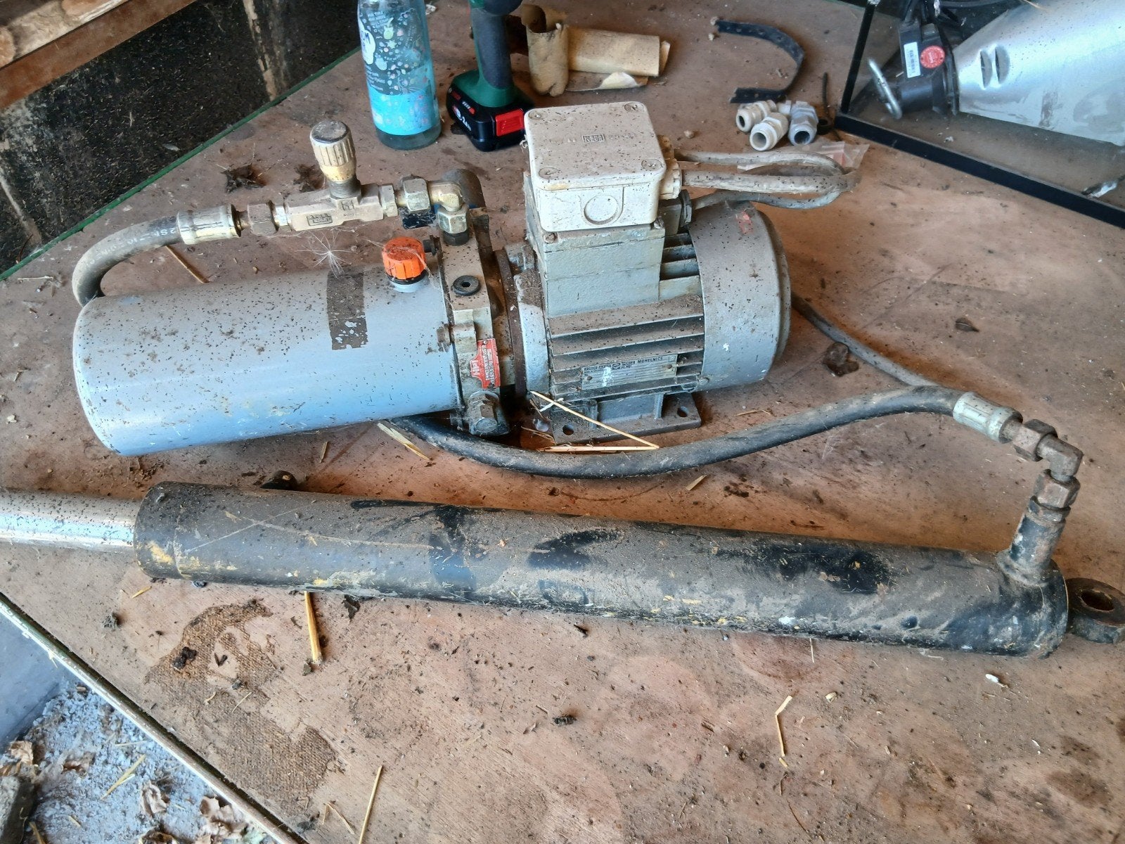hydrauliek agg set heftafel oid, Ophalen
