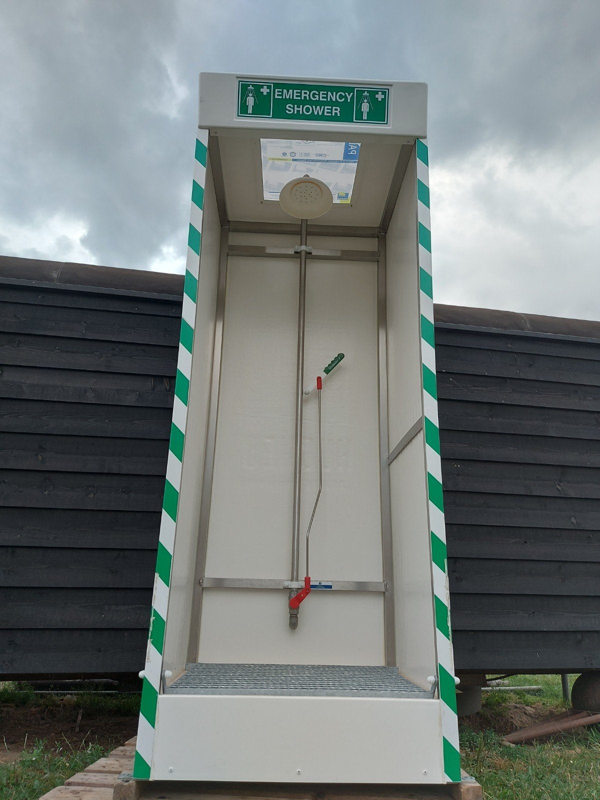 Hughes Emergency Cubicle Shower STD-SD-32K/45G nooddouche, Ophalen, Gebruikt