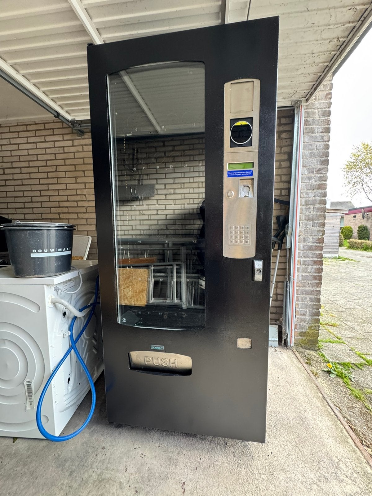 ACN Vending Machine S627, Ophalen