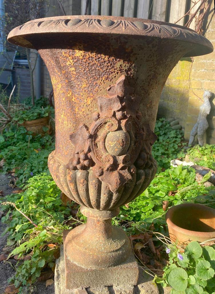 2 mooie antieke (kasteel) Franse vazen circa 1800, Ophalen