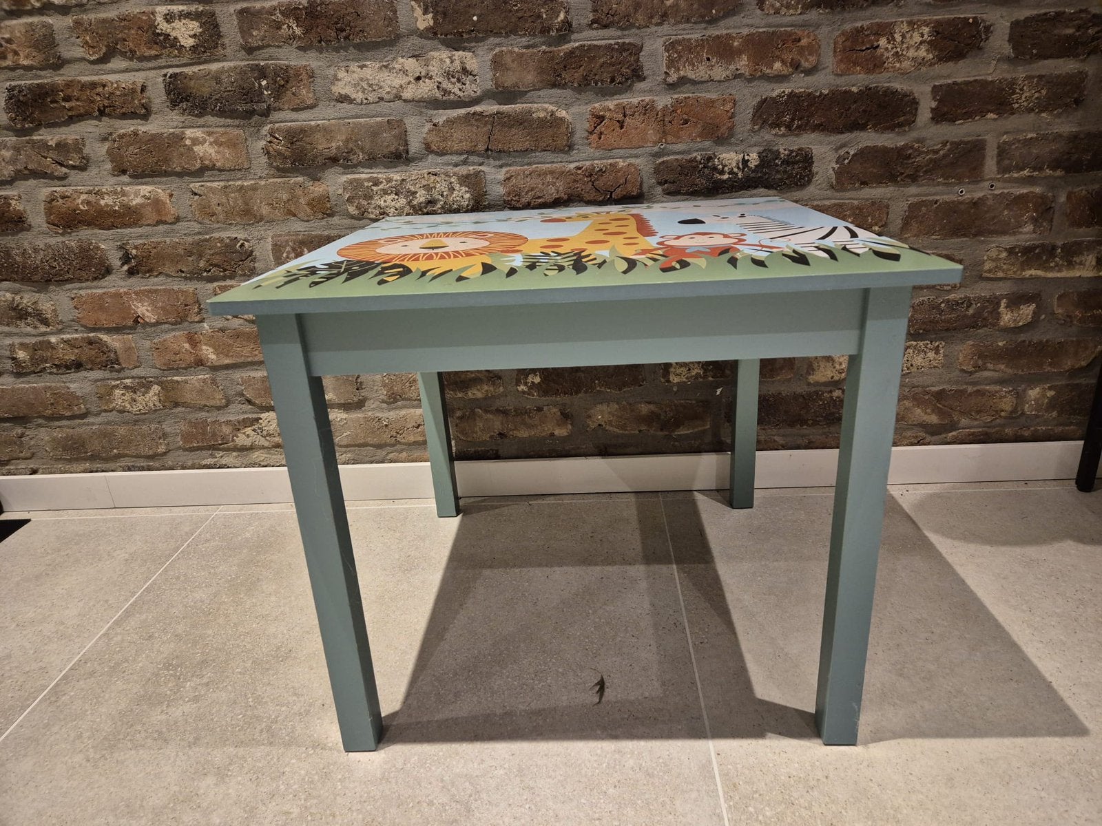 Kinder / speeltafeltje met dierenprint, Ophalen, Zo goed als nieuw, Tafel(s)