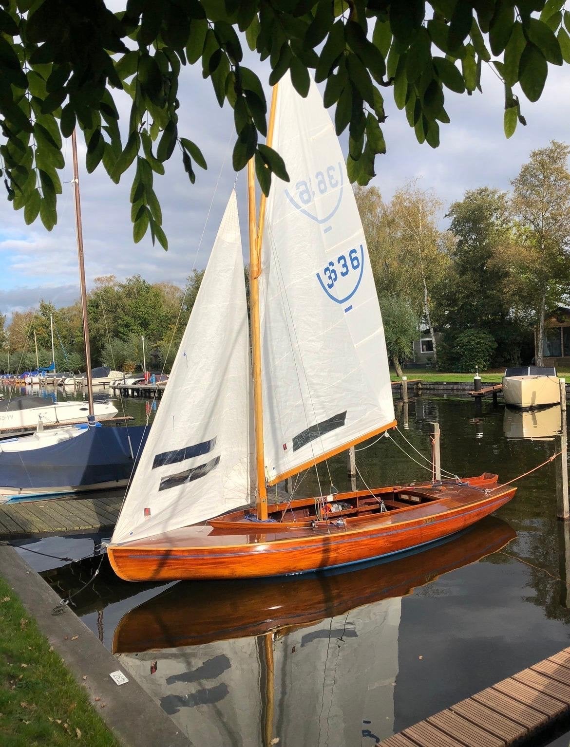 Snelle mahonie houten wedstrijd 16m2 zeilboot, Ophalen, Gebruikt, 16m² klasse, 80 cm
