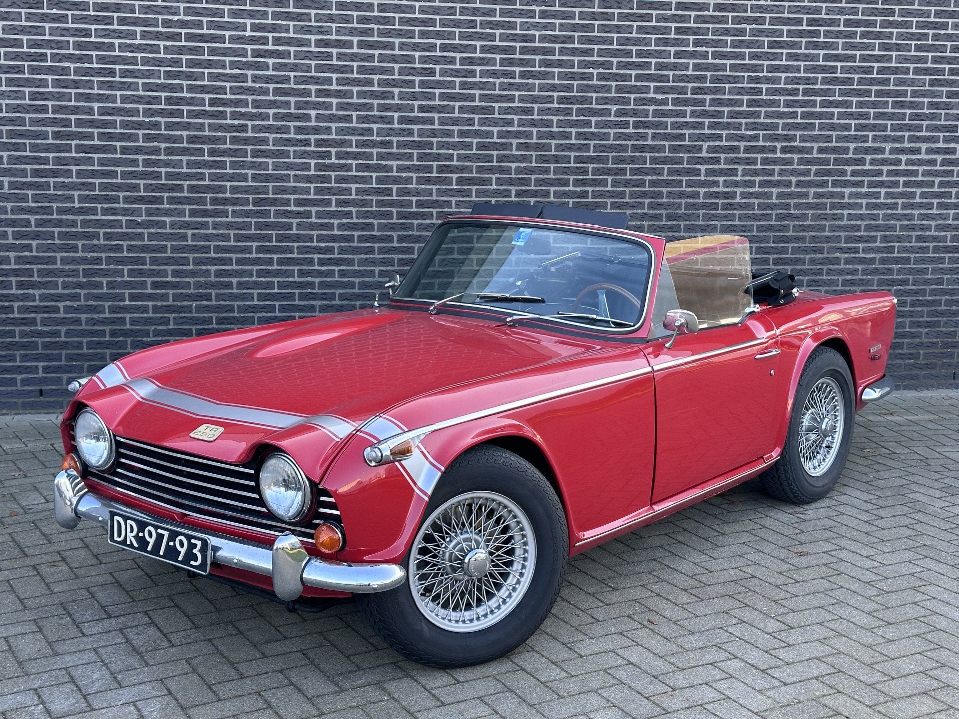 Triumph TR 250 (bj 1967), foto 8